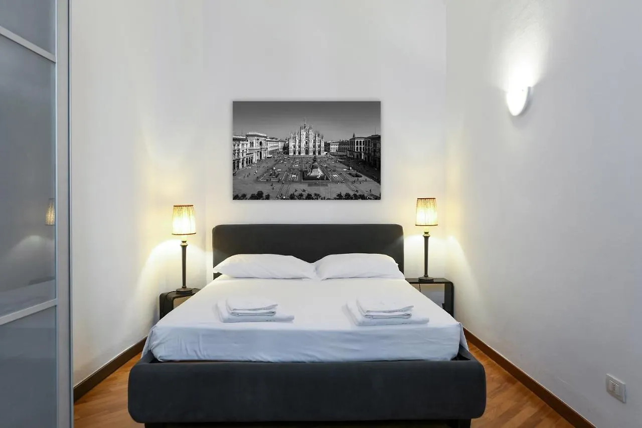 Charming San Babila Apt. Milan 0*,  Italy