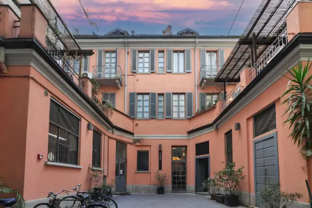 Apartment Charming San Babila Apt. Milan