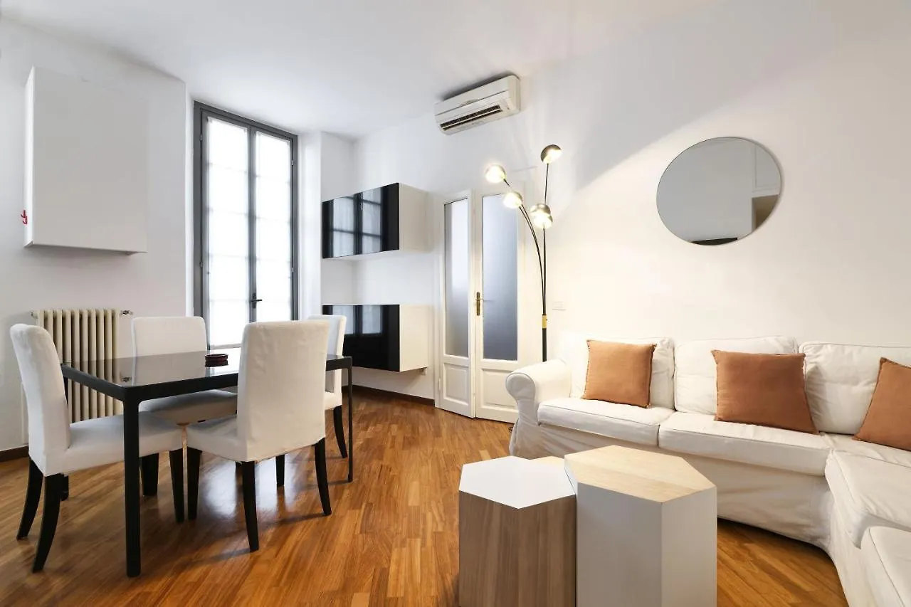 Charming San Babila Apt. Apartment Milan Italy